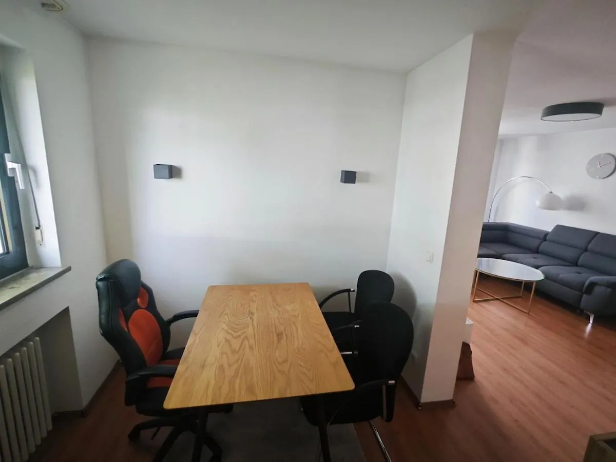 2 Room Apartment In Metro Location Múnich