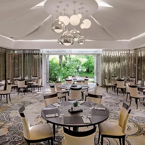 4* מלון Hilton Park