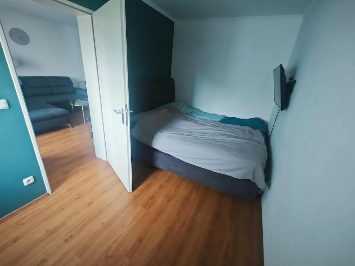 2 Room Apartment In Metro Location Munich Allemagne